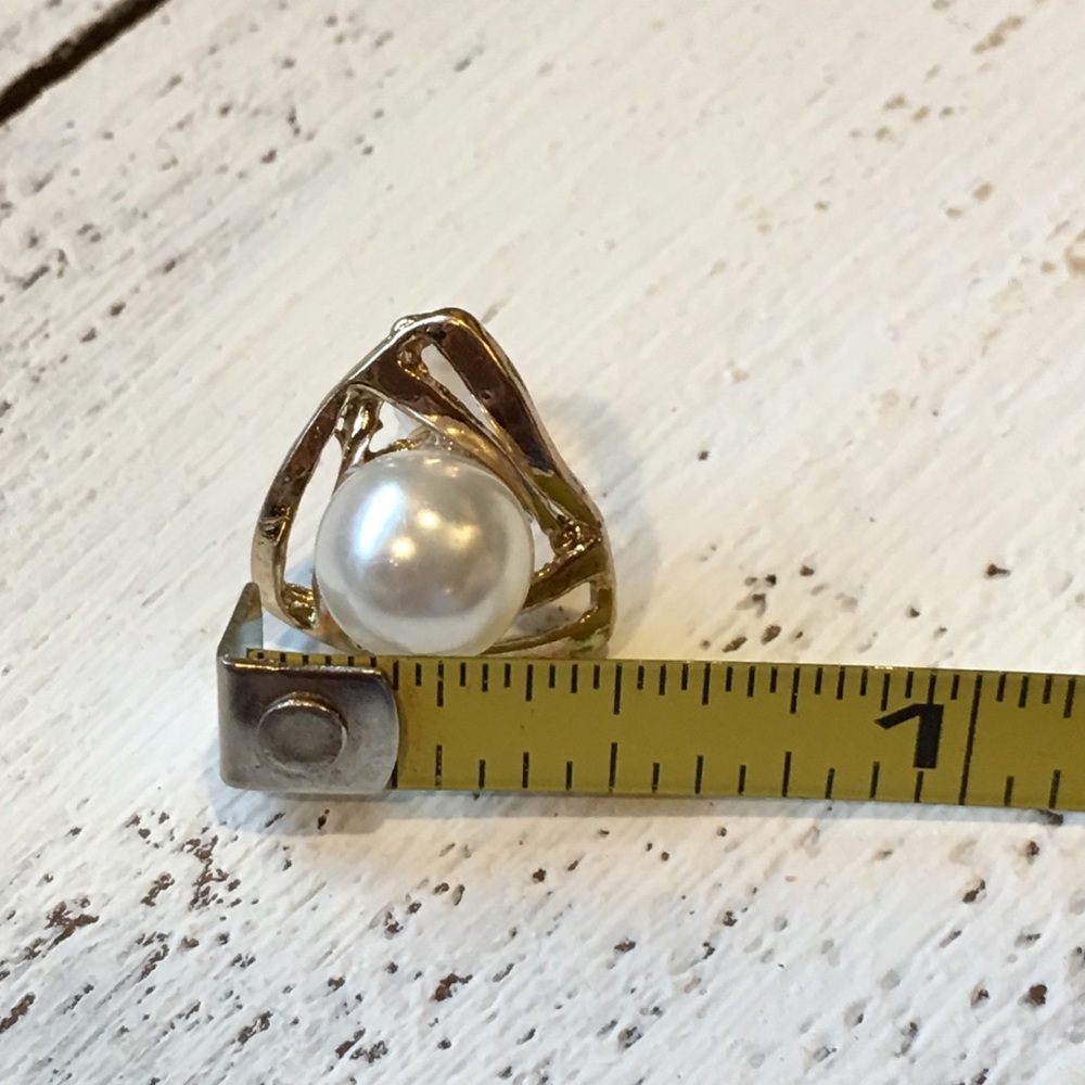 Triangle Faux Pearl Earrings - Picture 7 of 7